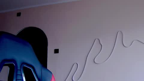 Snapshot of karoline121 chatting on 10/16/25, 06:58 karoline121 online show from 10/16/25, 06:58