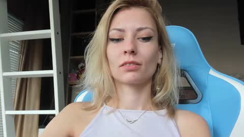 karoline121 online show from 11/11/25, 09:53