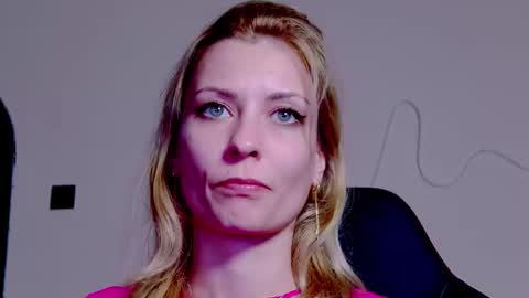 karoline121 online show from 11/13/25, 08:30