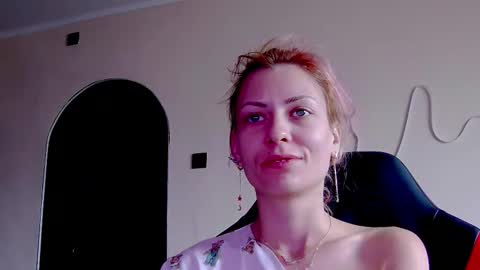 karoline121 online show from 11/20/25, 09:20