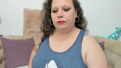 Snapshot of karolinejoyy chatting on 09/11/25, 10:54 KarolineJoyy online show from 09/11/25, 10:54