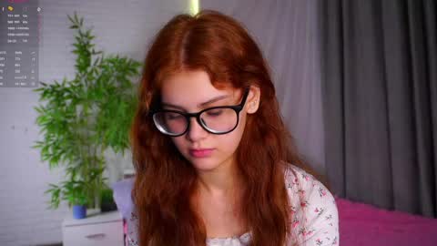 Snapshot of karolinerush chatting on 05/13/26, 01:30 lina online show from 05/13/26, 01:30