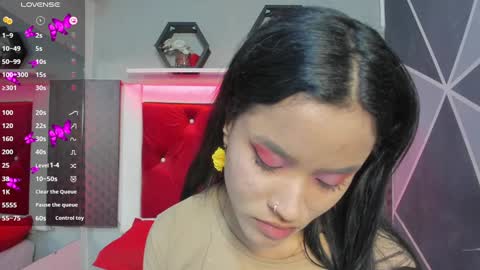 Snapshot of karoll014 chatting on 01/07/25, 11:48 Karol online show from 01/07/25, 11:48