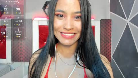 Snapshot of karoll014 chatting on 01/17/25, 05:41 Karol online show from 01/17/25, 05:41