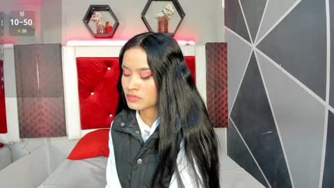 Snapshot of karoll014 chatting on 02/01/25, 11:54 Karol online show from 02/01/25, 11:54