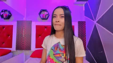 Snapshot of karoll014 chatting on 09/26/25, 11:25 Karol online show from 09/26/25, 11:25
