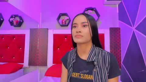Snapshot of karoll014 chatting on 09/30/25, 11:48 Karol online show from 09/30/25, 11:48