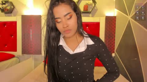 Snapshot of karoll014 chatting on 04/24/26, 01:46 Karol online show from 04/24/26, 01:46