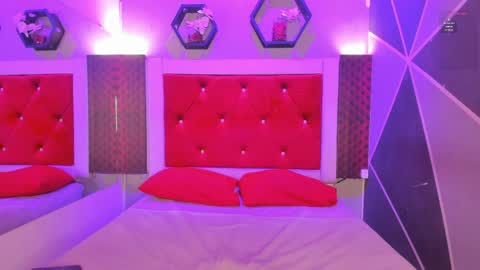 Snapshot of karoll014 chatting on 05/04/26, 12:12 Karol online show from 05/04/26, 12:12