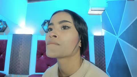Snapshot of karoll014 chatting on 05/11/26, 12:22 Karol online show from 05/11/26, 12:22