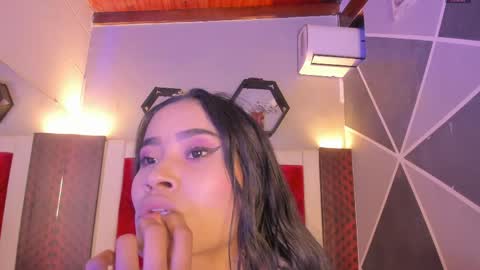 Snapshot of karoll014 chatting on 05/27/26, 12:02 Karol online show from 05/27/26, 12:02