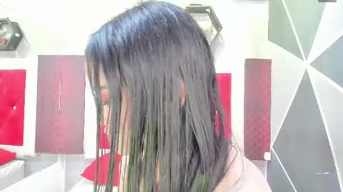 Snapshot of karoll014 chatting on 06/11/26, 12:25 Karol online show from 06/11/26, 12:25