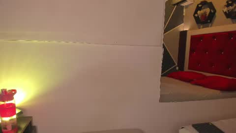 Snapshot of karoll014 chatting on 07/02/26, 12:11 Karol online show from 07/02/26, 12:11