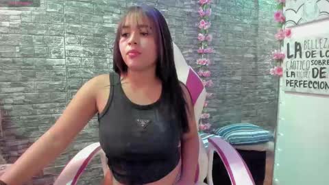 Snapshot of karoll__sex chatting on 10/12/25, 01:21 KAROLL online show from 10/12/25, 01:21
