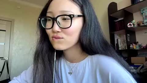 Snapshot of karrenmelbye chatting on 07/06/26, 04:20 Mia online show from 07/06/26, 04:20