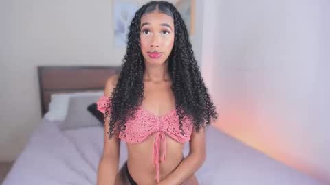 Snapshot of karymoon chatting on 12/21/25, 09:22 Kary Moon online show from 12/21/25, 09:22