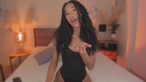 Snapshot of karymoon chatting on 02/18/26, 09:11 Kary Moon online show from 02/18/26, 09:11