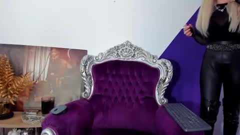 Snapshot of kasandrahayes chatting on 06/15/26, 04:04 Miss K. online show from 06/15/26, 04:04