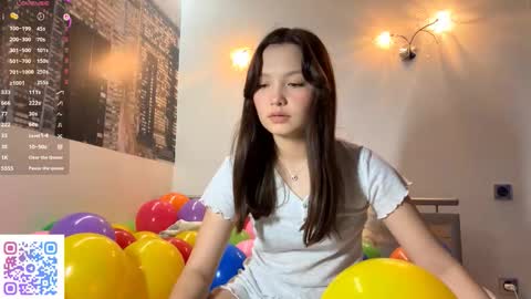 Kira online show from 09/12/25, 09:42