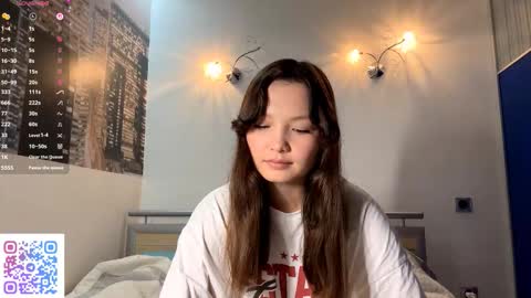 Kira online show from 09/17/25, 09:44