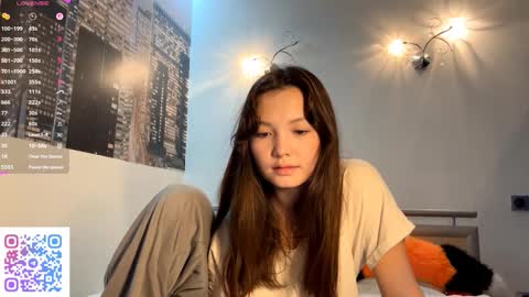 Kira online show from 09/26/25, 10:19