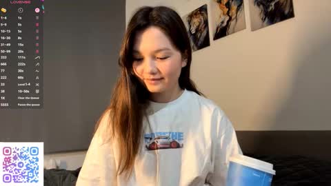 Kira online show from 10/05/25, 02:04