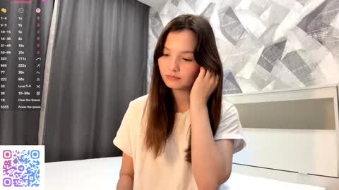 Kira online show from 10/07/25, 07:11