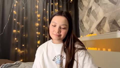 Kira online show from 11/26/25, 04:08