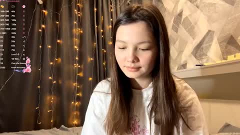 Kira online show from 12/05/25, 11:08