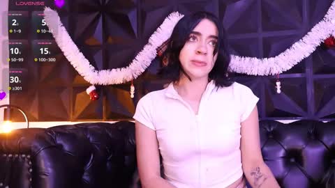 Snapshot of kassianoir_ chatting on 12/15/25, 12:09 Kasi online show from 12/15/25, 12:09