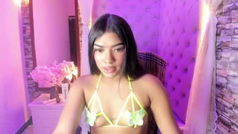Snapshot of kassy_stone chatting on 07/05/26, 04:19 kassy Stone online show from 07/05/26, 04:19