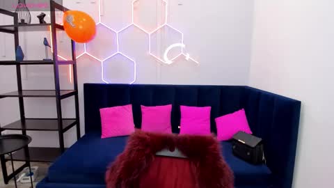 kat__cat online show from 10/04/25, 08:56