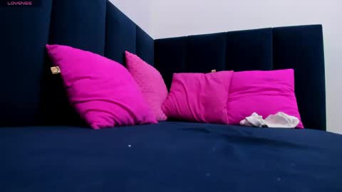 kat__cat online show from 04/24/26, 02:25