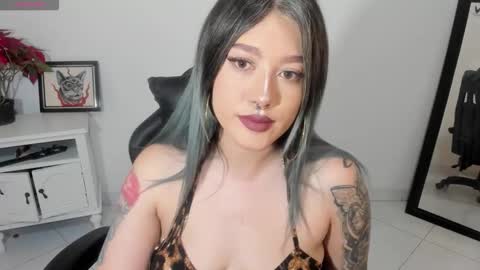 Alicia online show from 11/21/25, 09:02