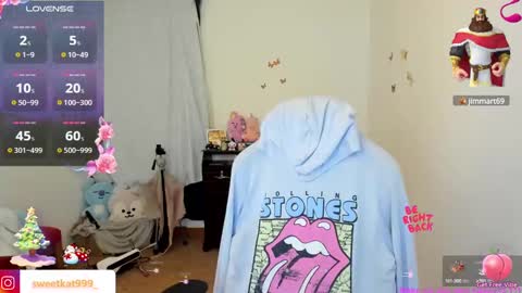 Snapshot of kat_ly_chan chatting on 12/03/24, 10:18 Kat       online show from 12/03/24, 10:18