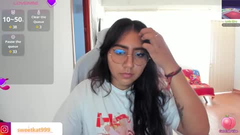 Snapshot of kat_ly_chan chatting on 03/10/25, 05:07 Kat       online show from 03/10/25, 05:07