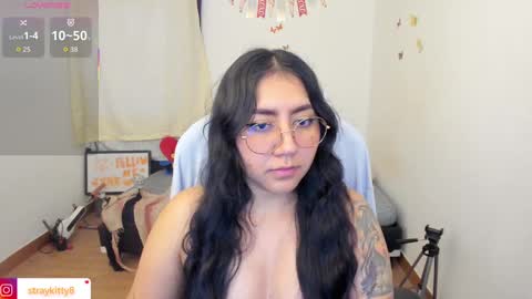 Snapshot of kat_ly_chan chatting on 10/04/25, 05:22 Kat       online show from 10/04/25, 05:22