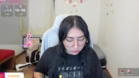 Kat       online show from 11/04/25, 02:27