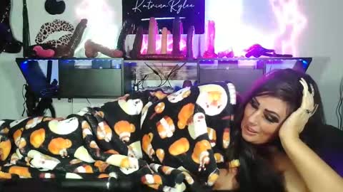 Sexywifekat23 online show from 11/07/25, 04:01