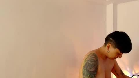 kat paradisse online show from 12/18/25, 12:11