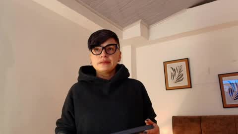 kat paradisse online show from 04/15/26, 12:01