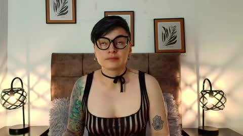 kat paradisse online show from 04/23/26, 11:53