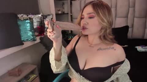 K A T A  H O O T online show from 10/15/25, 03:39