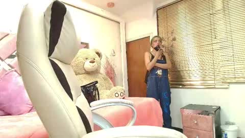 Snapshot of kataleya_bella chatting on 11/19/25, 06:41 kataleya_bella online show from 11/19/25, 06:41