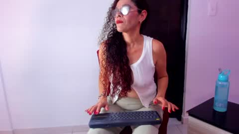 Snapshot of kataleya_saenz1 chatting on 06/16/26, 01:58 kataleya online show from 06/16/26, 01:58