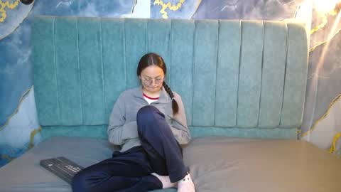 Katalina online show from 04/25/26, 05:10