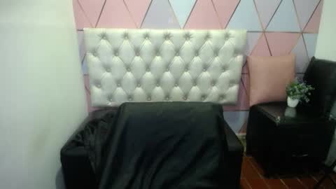 Snapshot of katalina_santana25 chatting on 09/16/25, 07:04 katalina santana25 online show from 09/16/25, 07:04