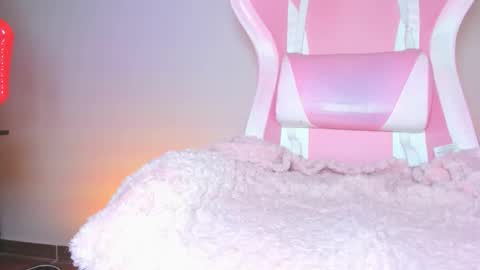 katalinaferreirax online show from 12/17/25, 11:33