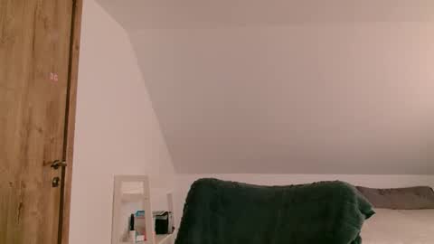 Katalleya online show from 04/14/26, 10:10