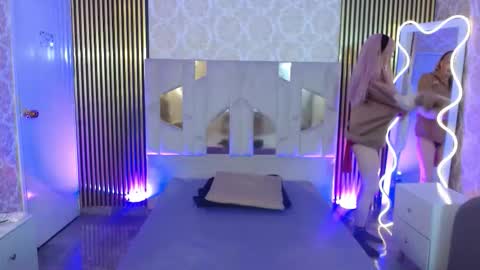 katana_tay online show from 10/22/25, 11:43